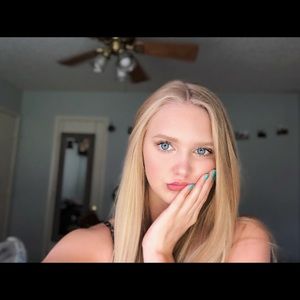 Meet your Posher, Riley